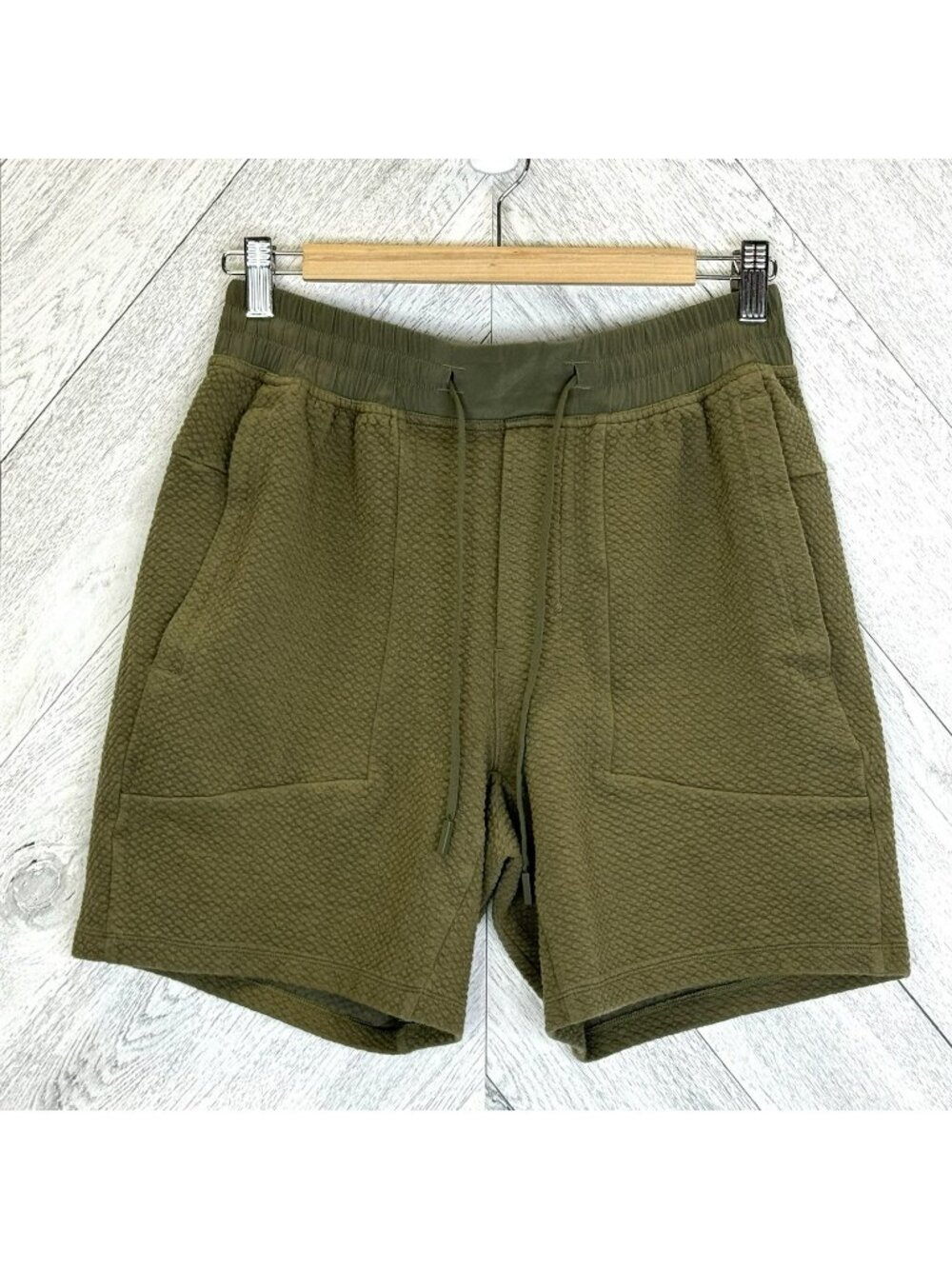 Lululemon At Ease Shorts 7" Dark Olive Green Mens Size Medium